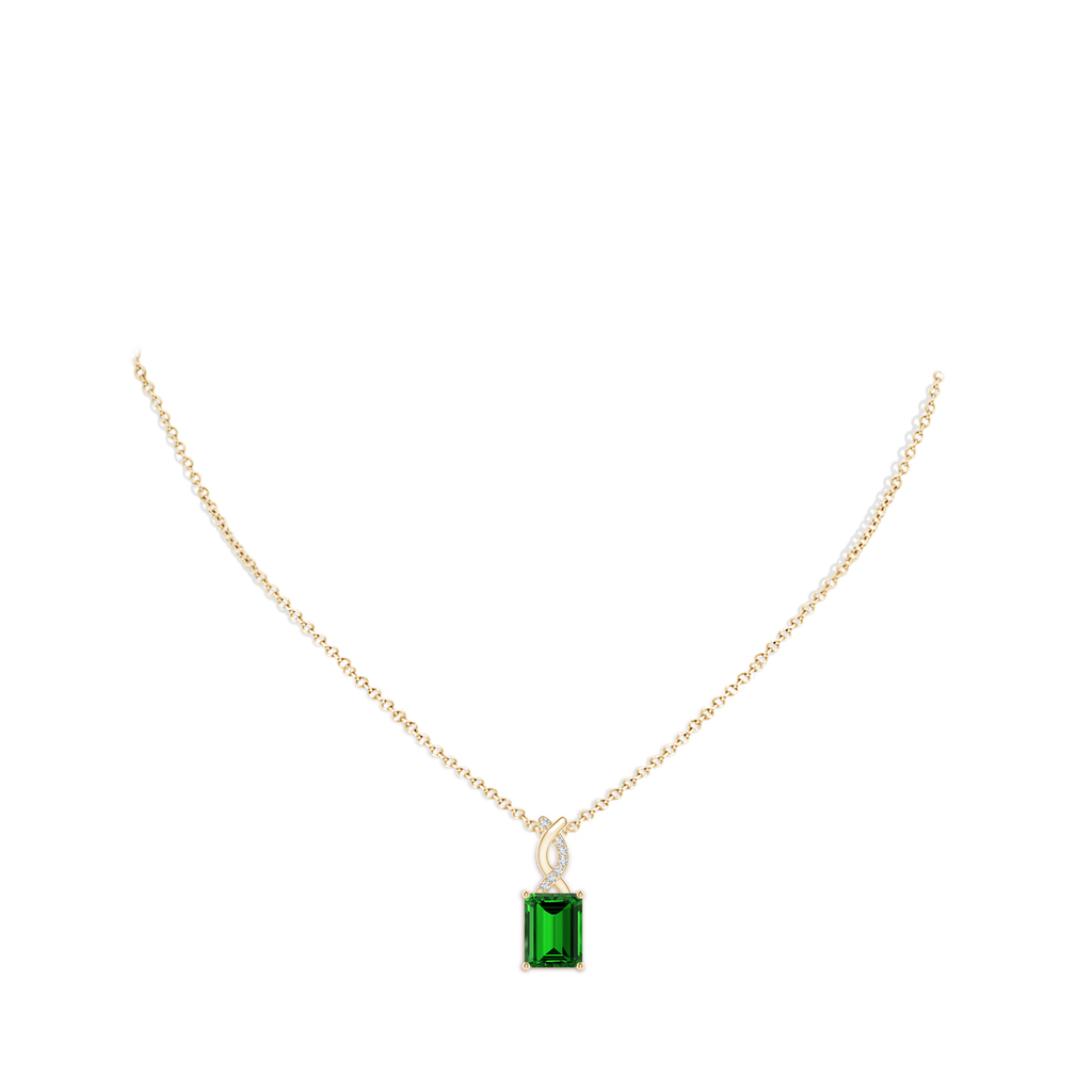 9x7mm Labgrown Lab-Grown Emerald Pendant with Diamond Entwined Bale in Yellow Gold pen