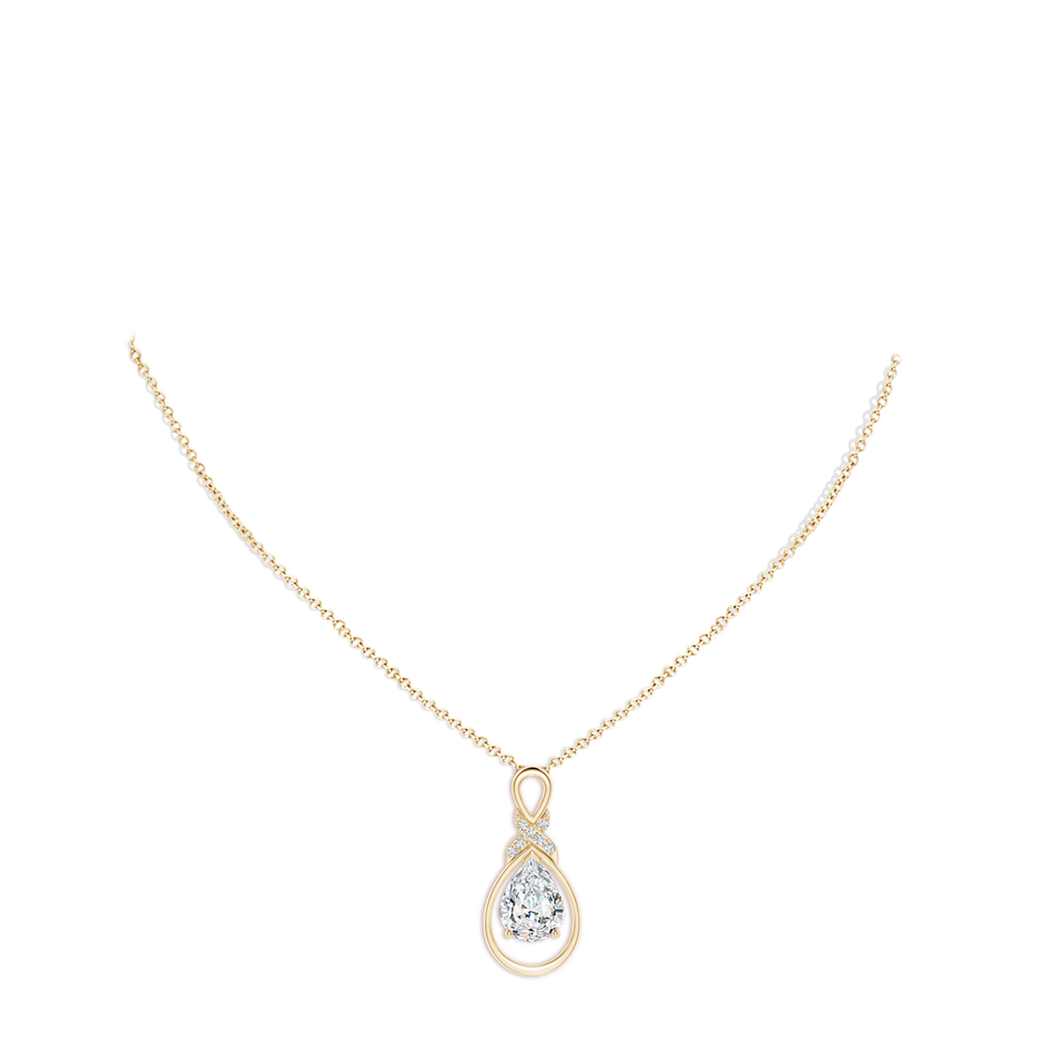 9x7mm FGVS Lab-Grown Diamond Infinity Pendant with X Motif in Yellow Gold pen