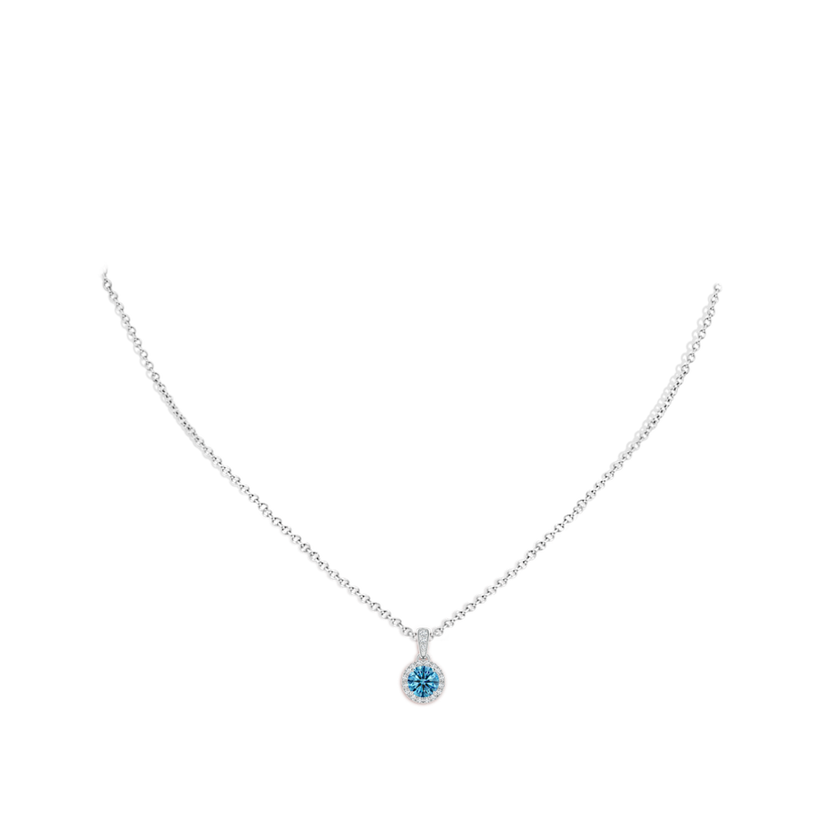 4.9mm Labgrown Claw-Set Round Lab-Grown Fancy Intense Blue Diamond Pendant with Halo in White Gold pen