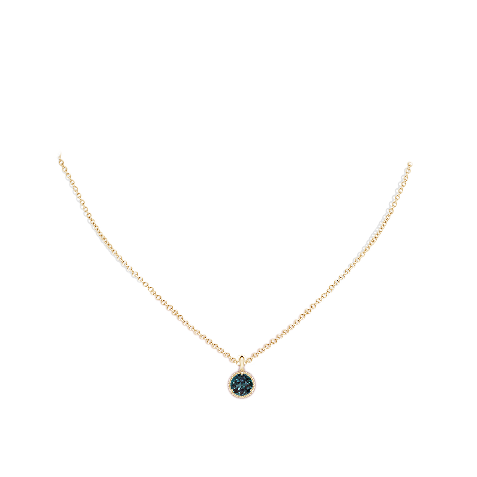 7mm Labgrown Rope-Framed Claw-Set Lab-Grown Alexandrite Solitaire Pendant in Yellow Gold pen