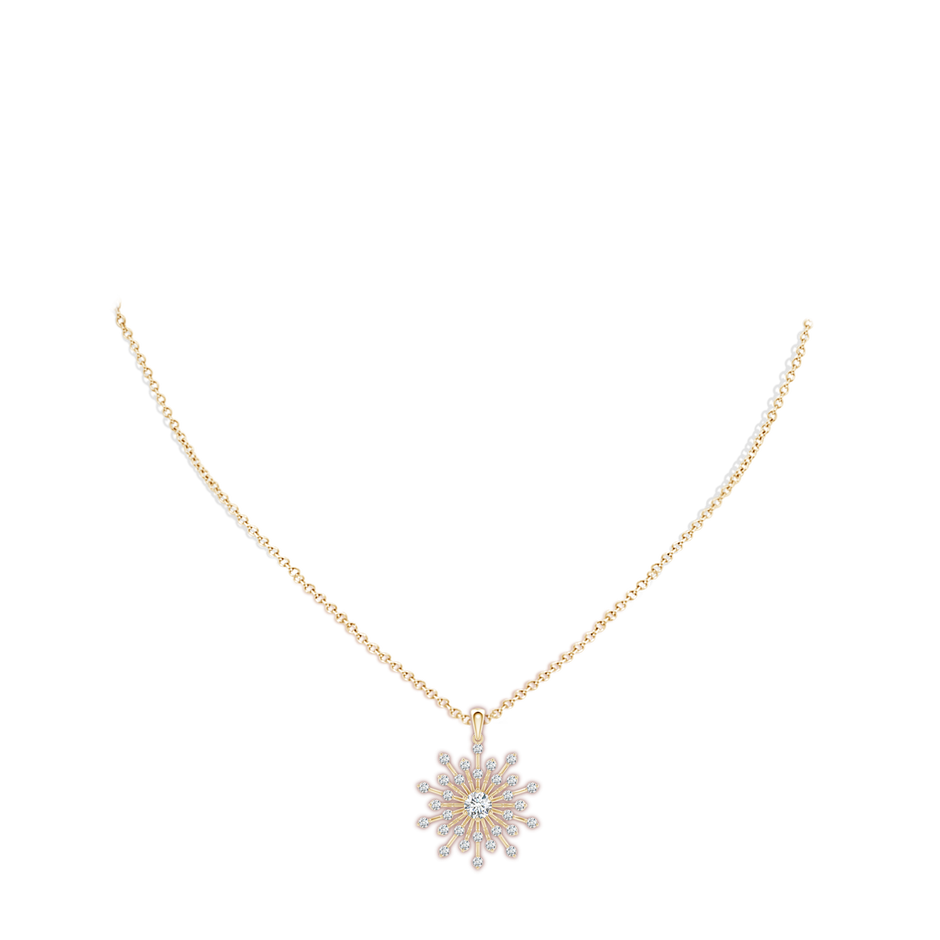 4.5mm FGVS Lab-Grown Prong-Set Diamond Sunburst Pendant in Yellow Gold pen