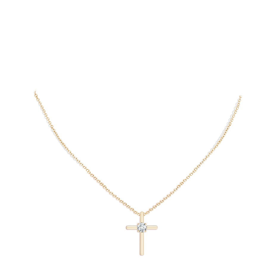 5.9mm FGVS Lab-Grown Diamond Solitaire Cross Pendant in Yellow Gold pen