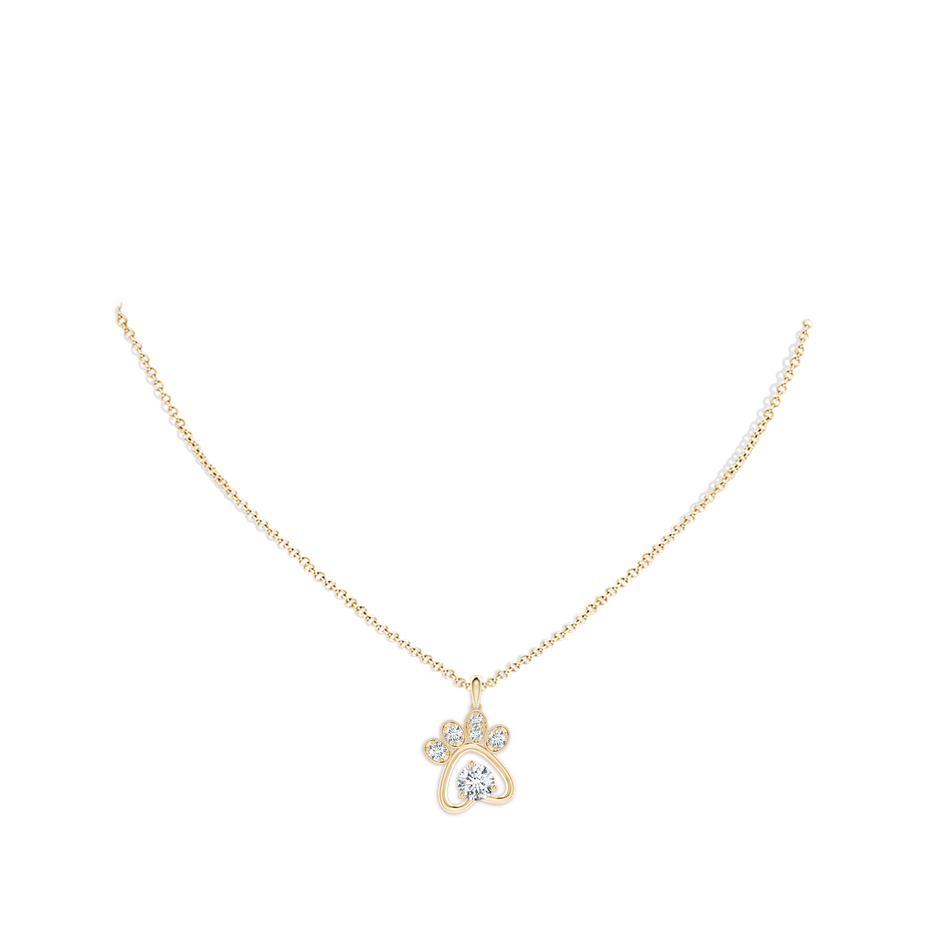 5.1mm FGVS Lab-Grown Diamond Paw Print Pendant in Yellow Gold pen