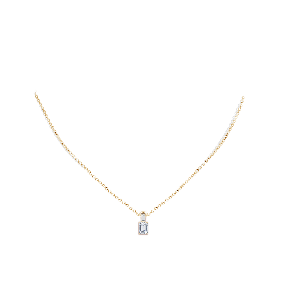 7x5mm FGVS Lab-Grown Emerald-Cut Diamond Pendant with Baguette Accent in Yellow Gold pen