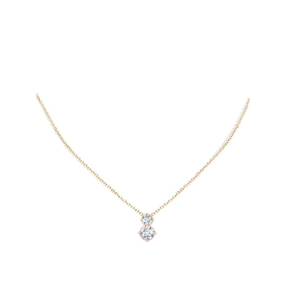 8mm FGVS Round Lab-Grown Diamond Two Stone Pendant in Yellow Gold pen