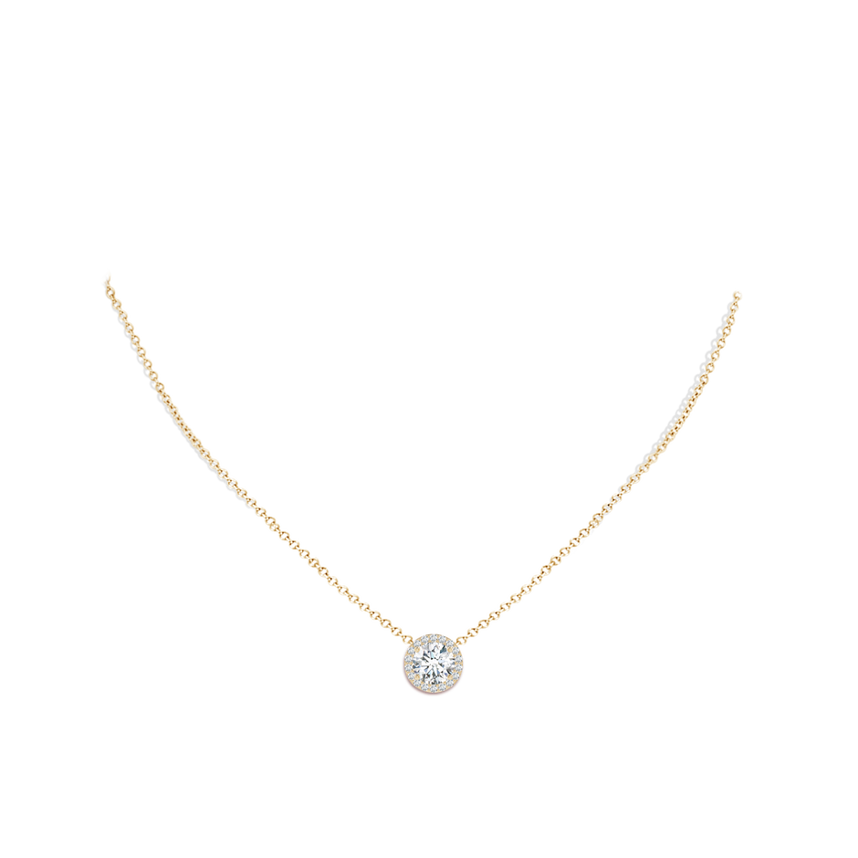 8mm FGVS Vintage Inspired Round Lab-Grown Diamond Halo Pendant in Yellow Gold pen