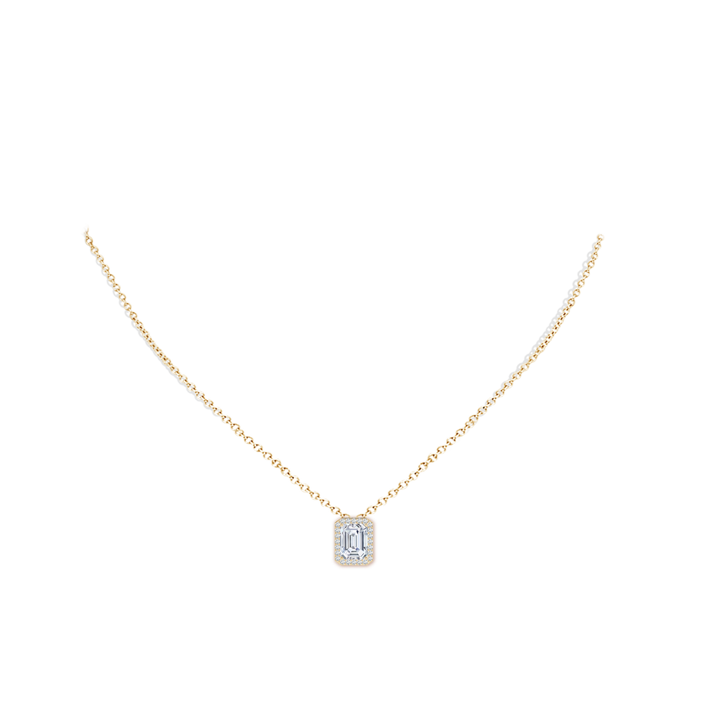 8.5x6.5mm FGVS Vintage Inspired Emerald-Cut Lab-Grown Diamond Halo Pendant in Yellow Gold pen