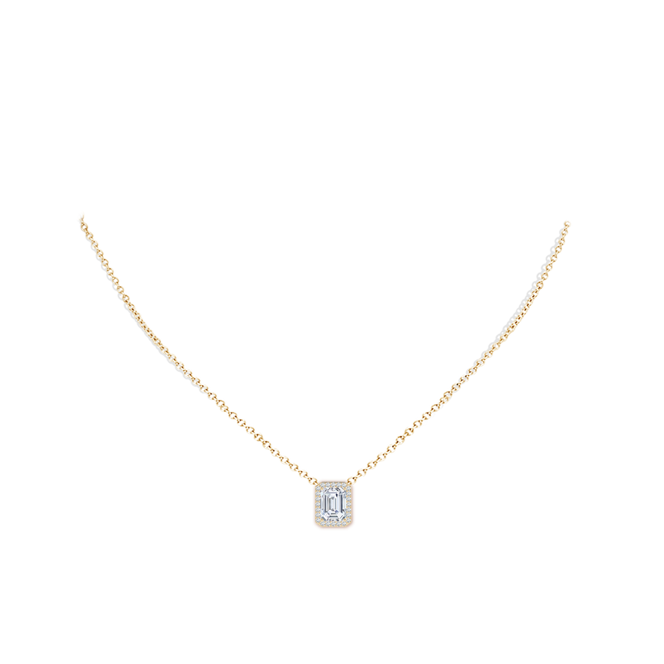 8.5x6.5mm FGVS Vintage Inspired Emerald-Cut Lab-Grown Diamond Halo Pendant in Yellow Gold pen