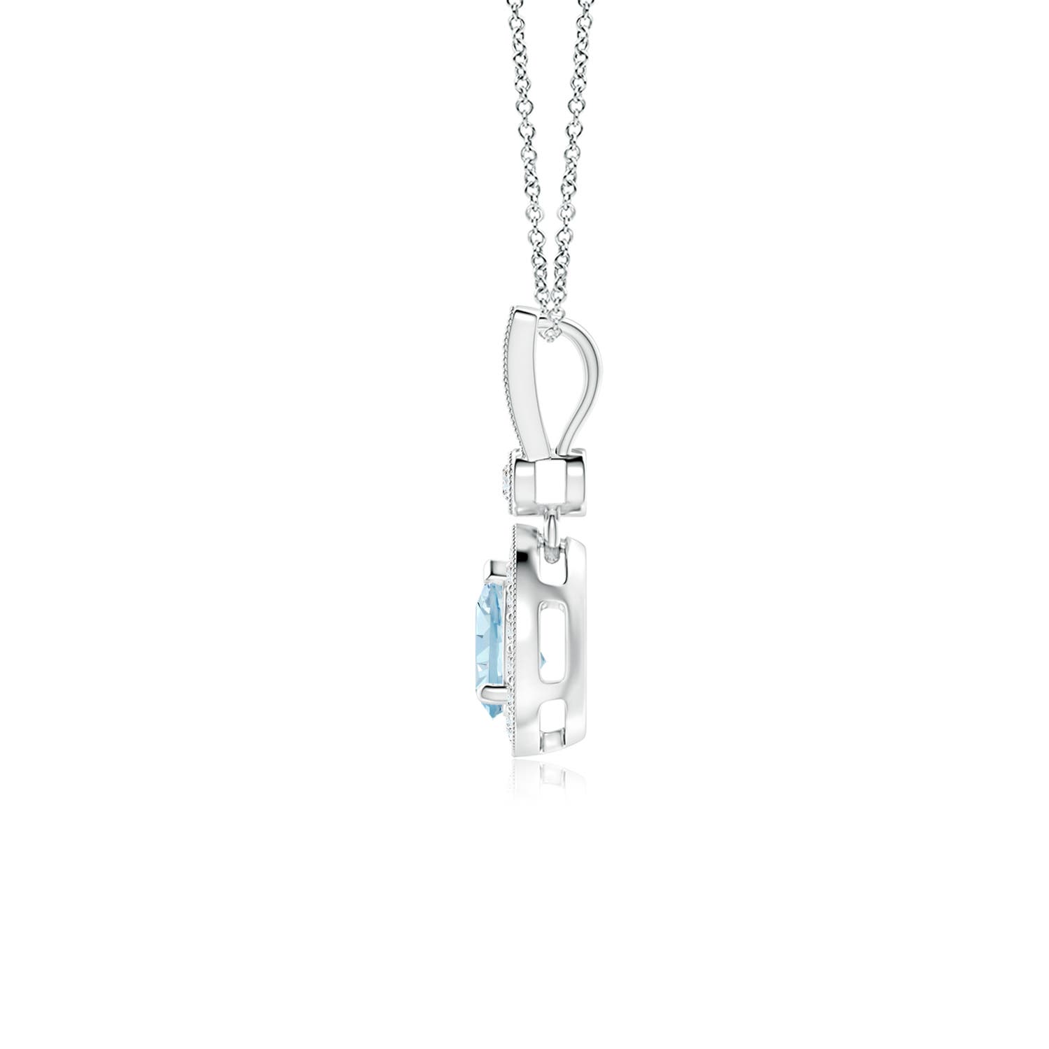 AA - Aquamarine / 0.48 CT / 14 KT White Gold