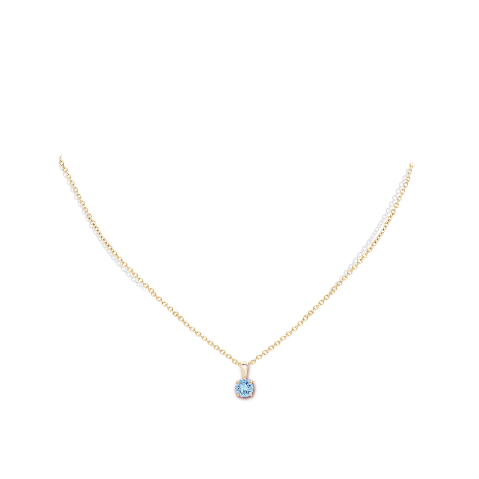 5mm AAA Classic Prong-Set Round Aquamarine Solitaire Pendant in Yellow Gold pen