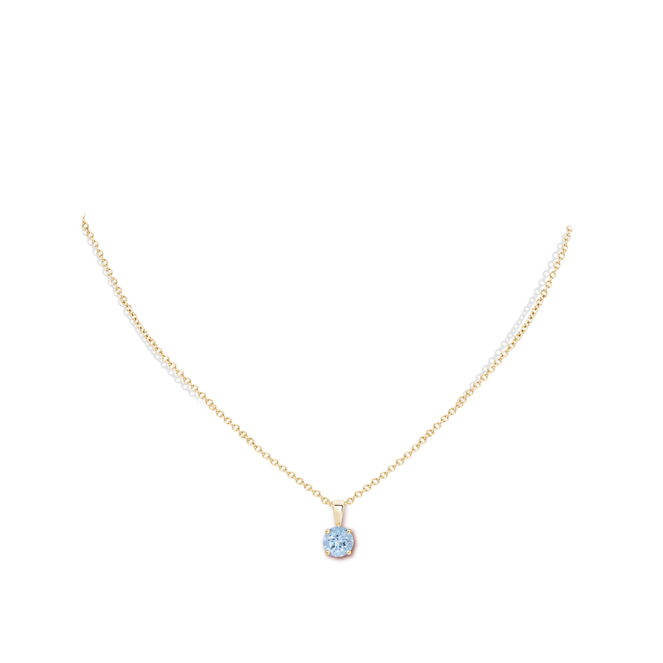 6mm AA Classic Prong-Set Round Aquamarine Solitaire Pendant in Yellow Gold pen