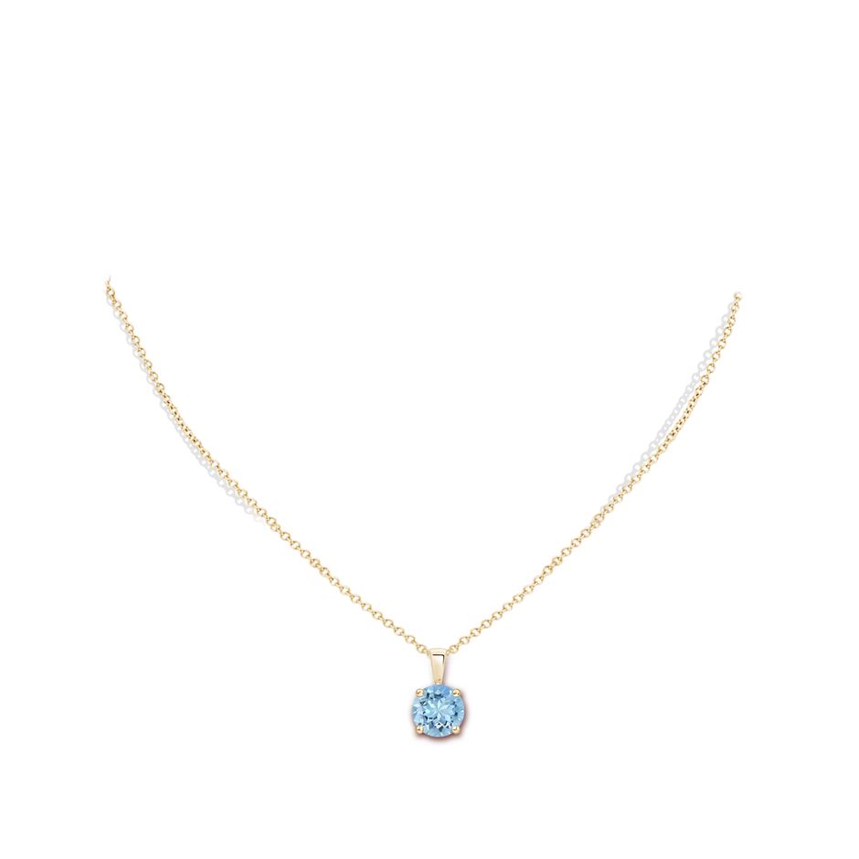 8mm AAAA Classic Prong-Set Round Aquamarine Solitaire Pendant in Yellow Gold pen