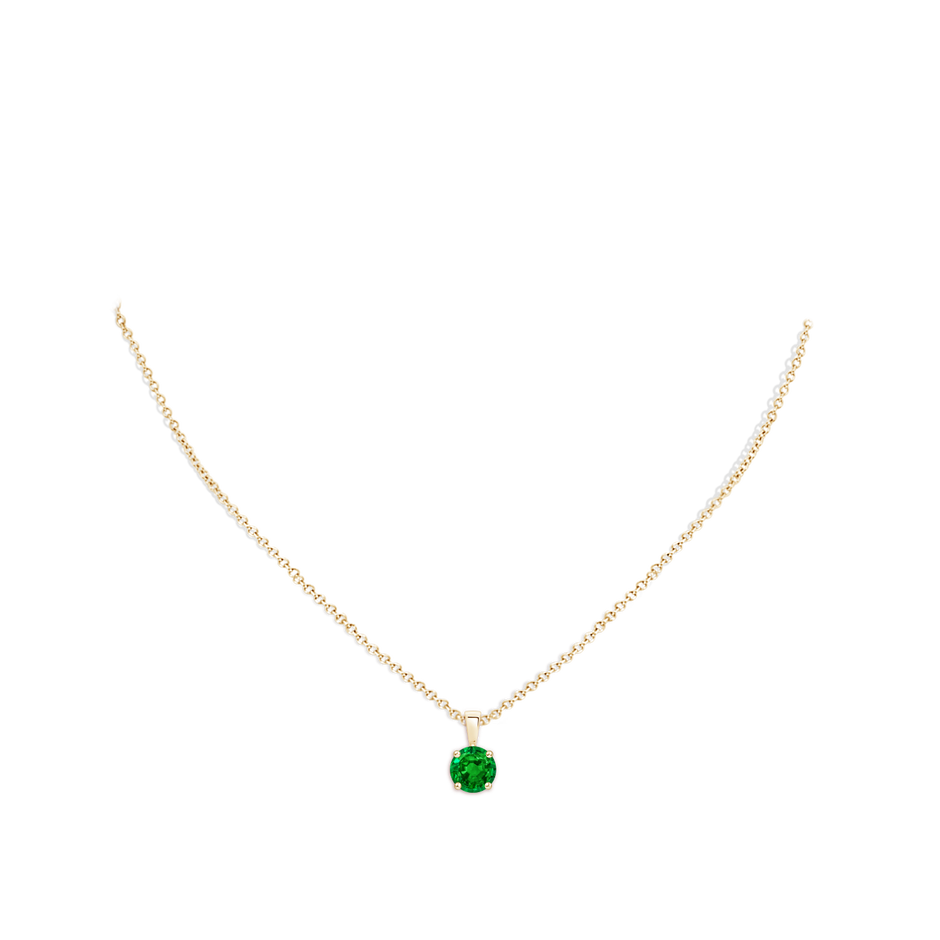 7mm AAAA Classic Prong-Set Round Emerald Solitaire Pendant in Yellow Gold pen