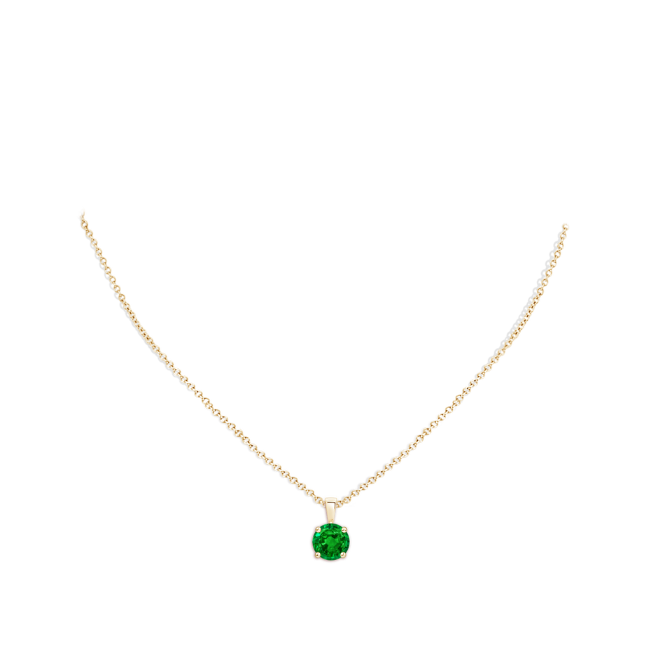 8mm AAAA Classic Prong-Set Round Emerald Solitaire Pendant in Yellow Gold pen