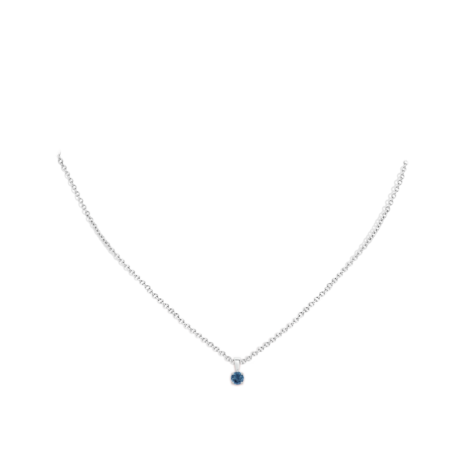 4mm A Classic Prong-Set Round London Blue Topaz Solitaire Pendant in S999 Silver pen