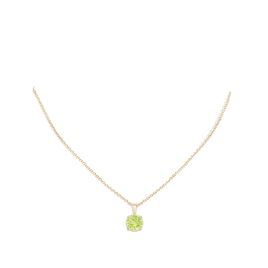 10mm A Classic Prong-Set Round Peridot Solitaire Pendant in Yellow Gold pen