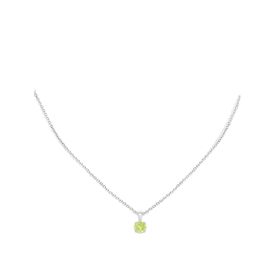 6mm A Classic Prong-Set Round Peridot Solitaire Pendant in S999 Silver pen