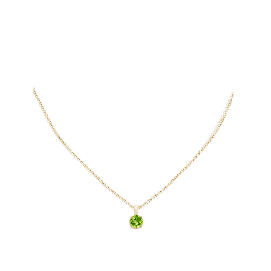 7mm AAA Classic Prong-Set Round Peridot Solitaire Pendant in Yellow Gold pen