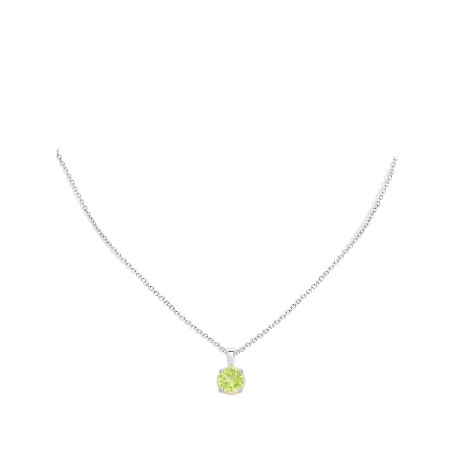 9mm A Classic Prong-Set Round Peridot Solitaire Pendant in S999 Silver pen