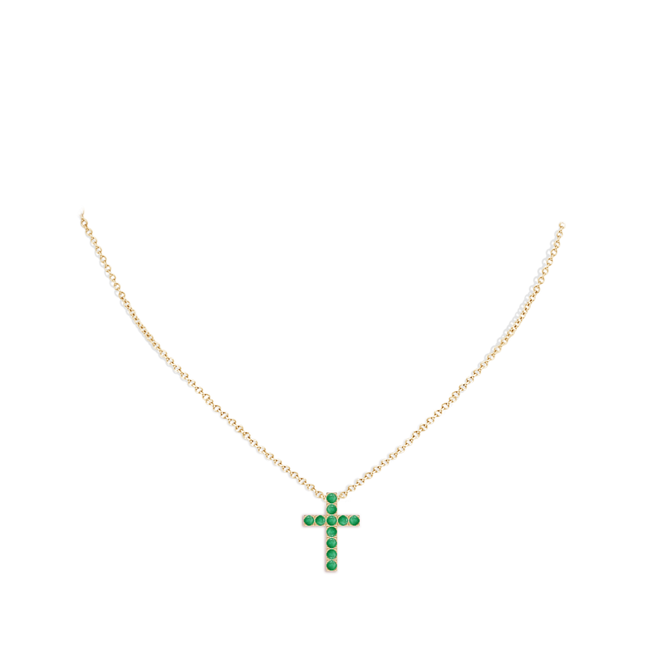 2mm A Flat Prong-Set Emerald Cross Pendant in Yellow Gold pen