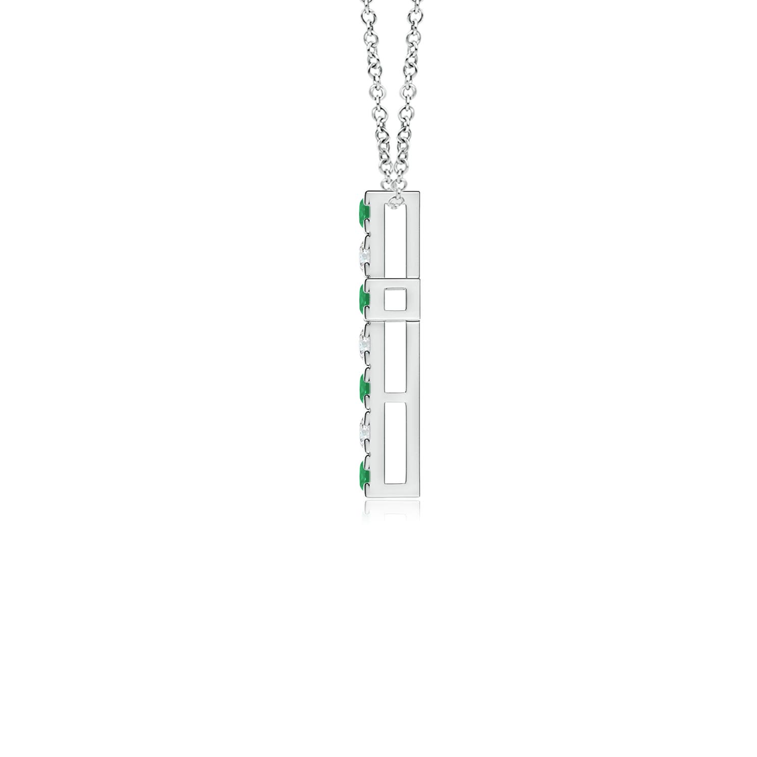 A - Emerald / 0.45 CT / 14 KT White Gold