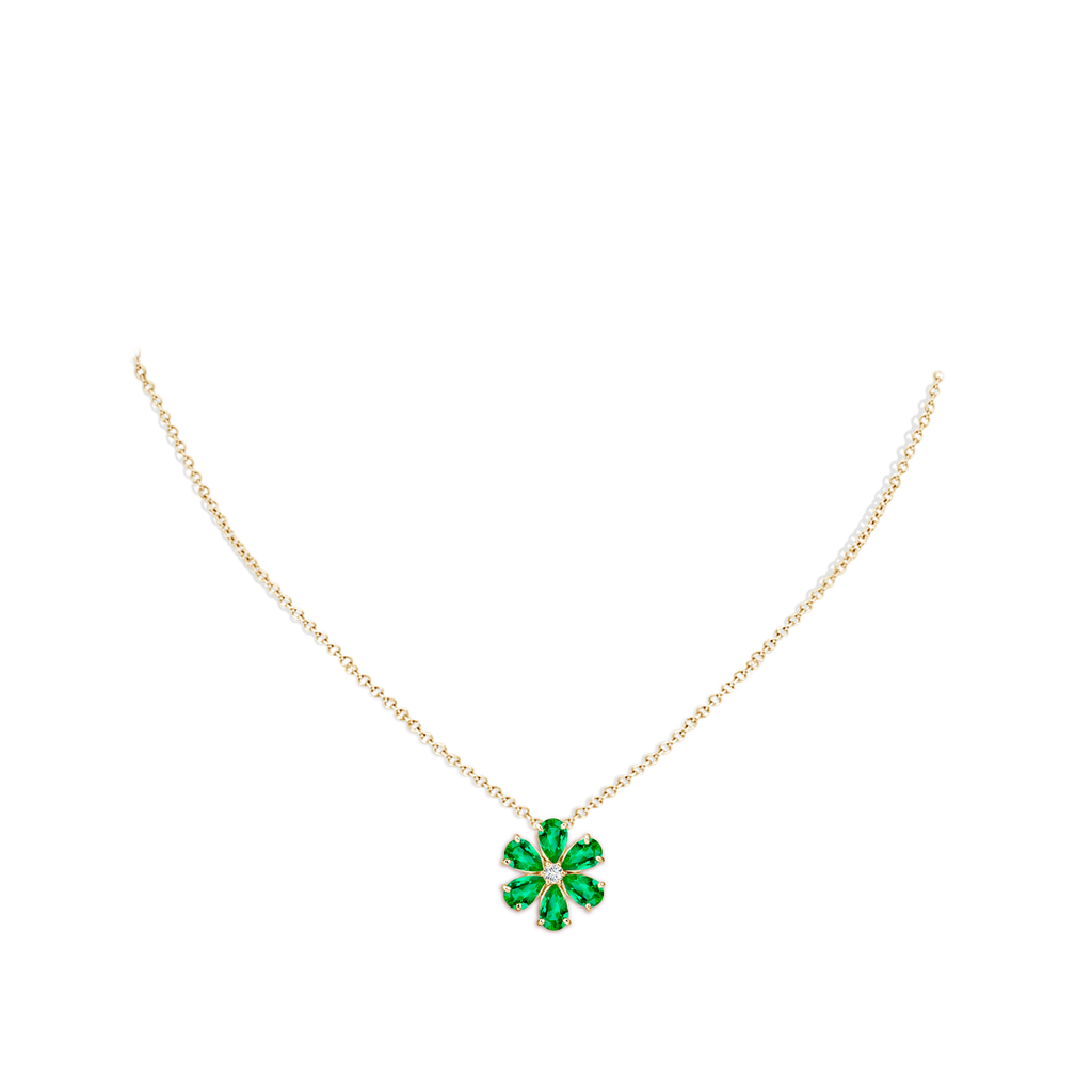 6x4mm AAA Emerald Flower Clustre Pendant with Diamond in Yellow Gold pen
