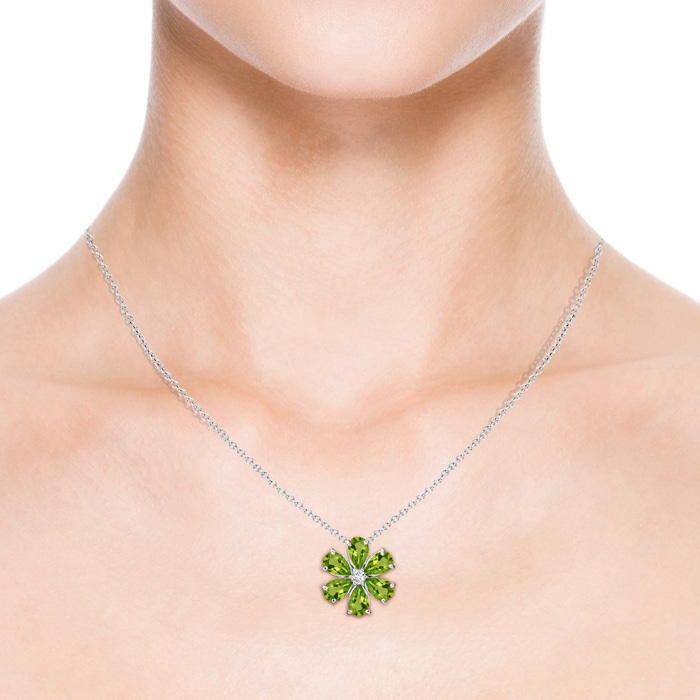 6x4mm AAAA Peridot Flower Clustre Pendant with Diamond in White Gold product image