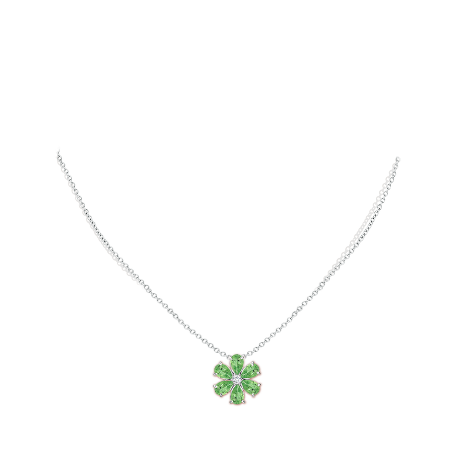 6x4mm A Tsavorite Flower Clustre Pendant with Diamond in S999 Silver pen