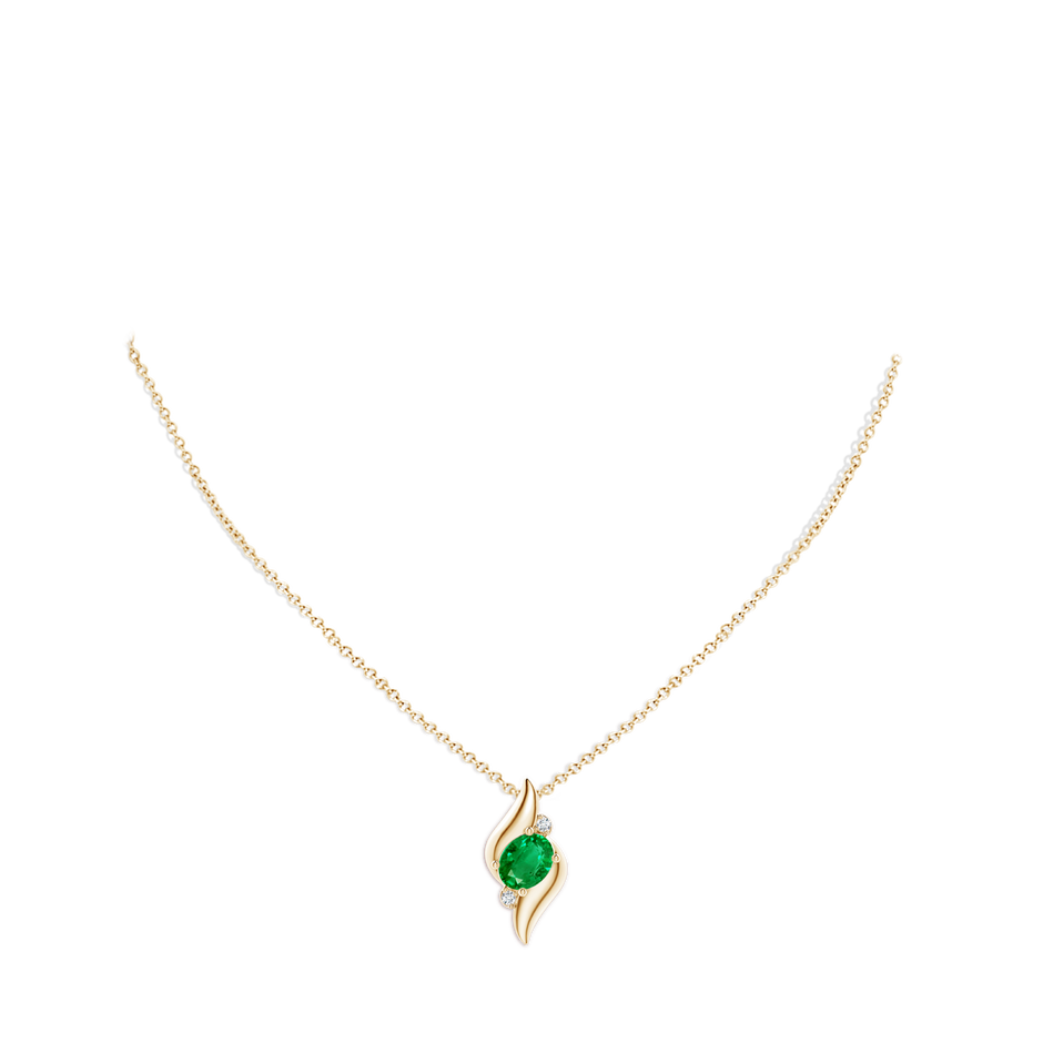 10x8mm AAA Shell Style Oval Emerald and Diamond Pendant in Yellow Gold pen