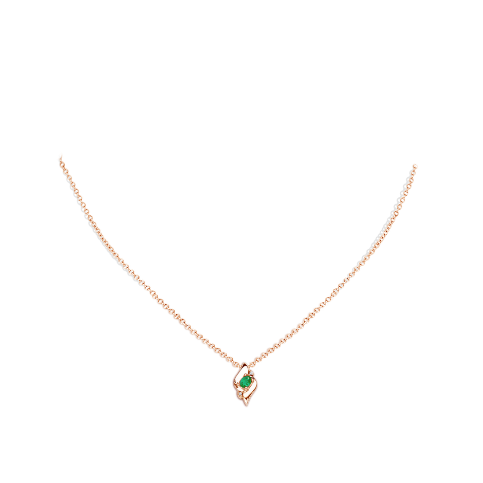 4x3mm AA Shell Style Oval Emerald and Diamond Pendant in Rose Gold pen