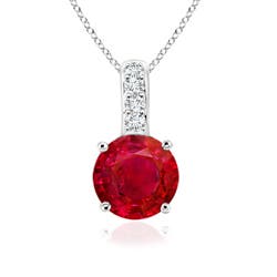 AAA - Ruby / 0.36 CT / 14 KT White Gold