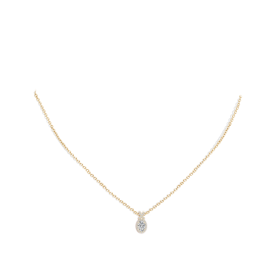 6x4mm HSI2 Vintage Style Diamond Pendant with Halo in Yellow Gold pen