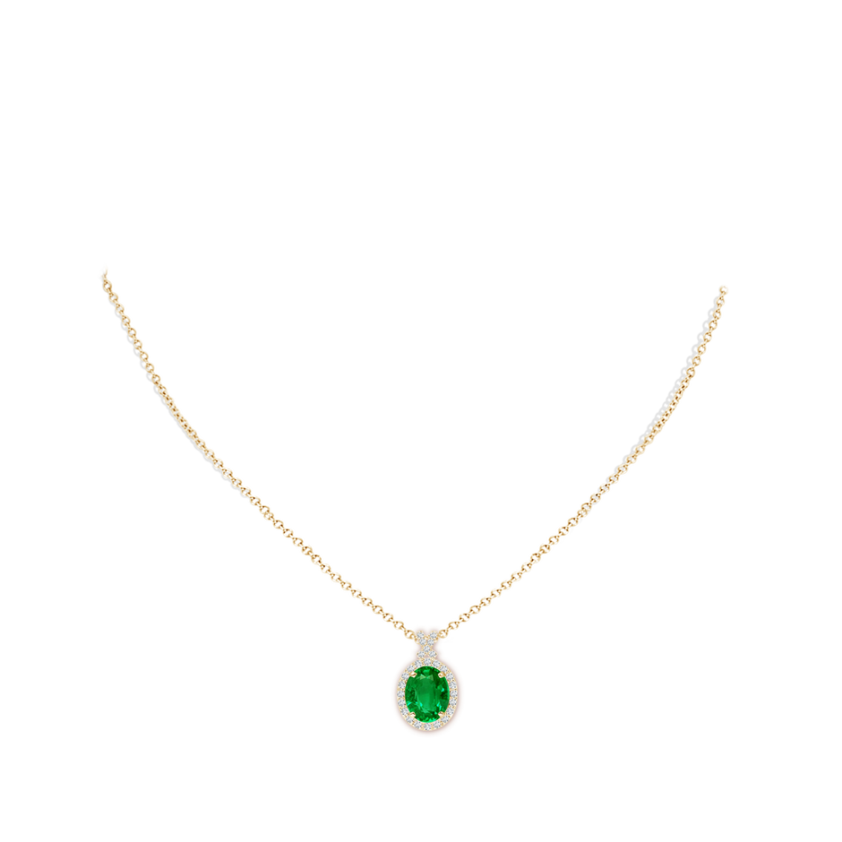 10x8mm AAAA Vintage Style Emerald Pendant with Diamond Halo in Yellow Gold pen