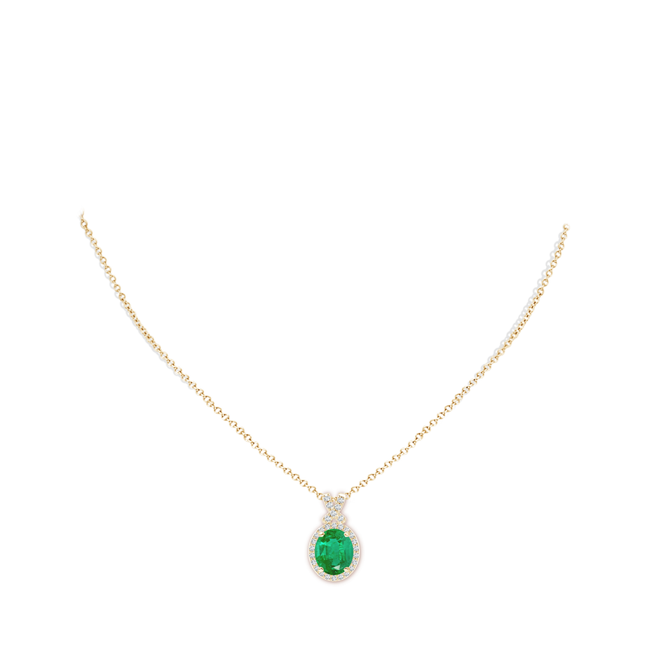 12x10mm AA Vintage Style Emerald Pendant with Diamond Halo in Yellow Gold pen