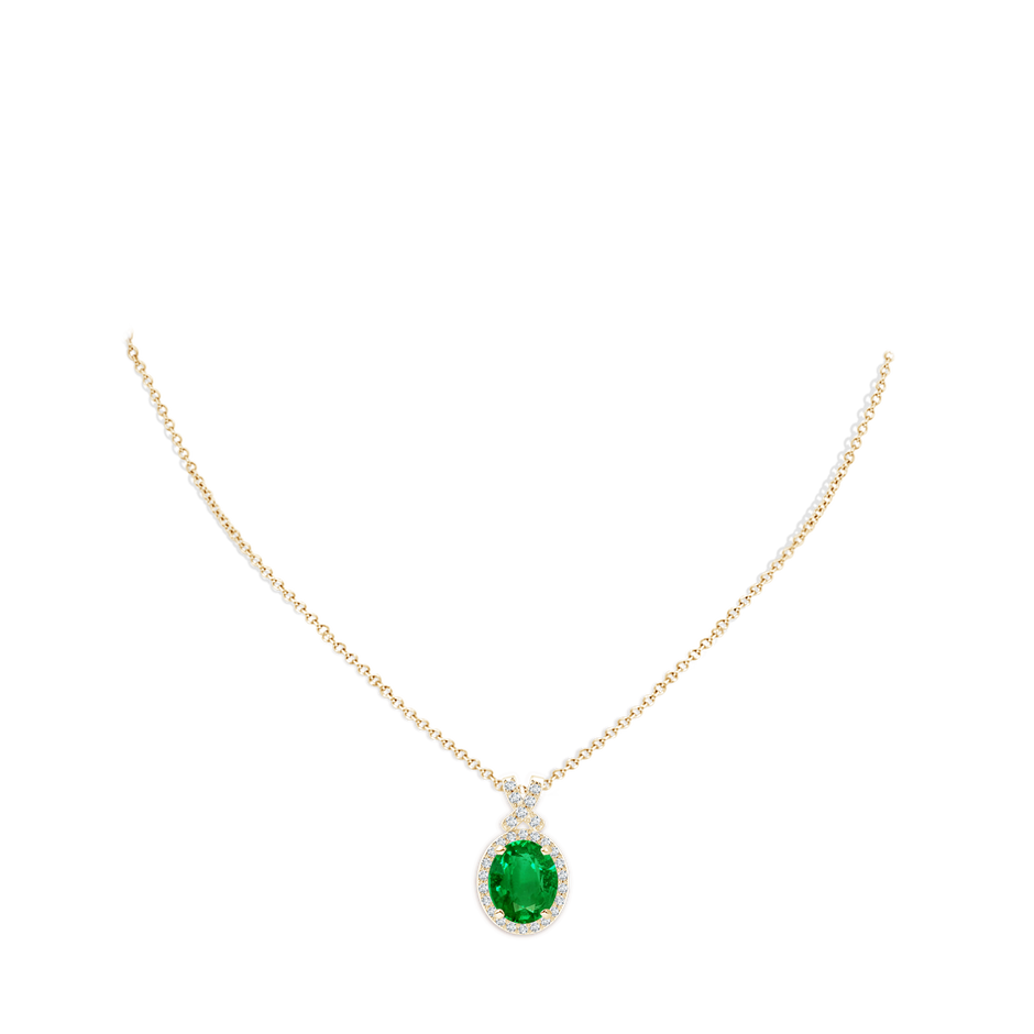 12x10mm AAAA Vintage Style Emerald Pendant with Diamond Halo in Yellow Gold pen