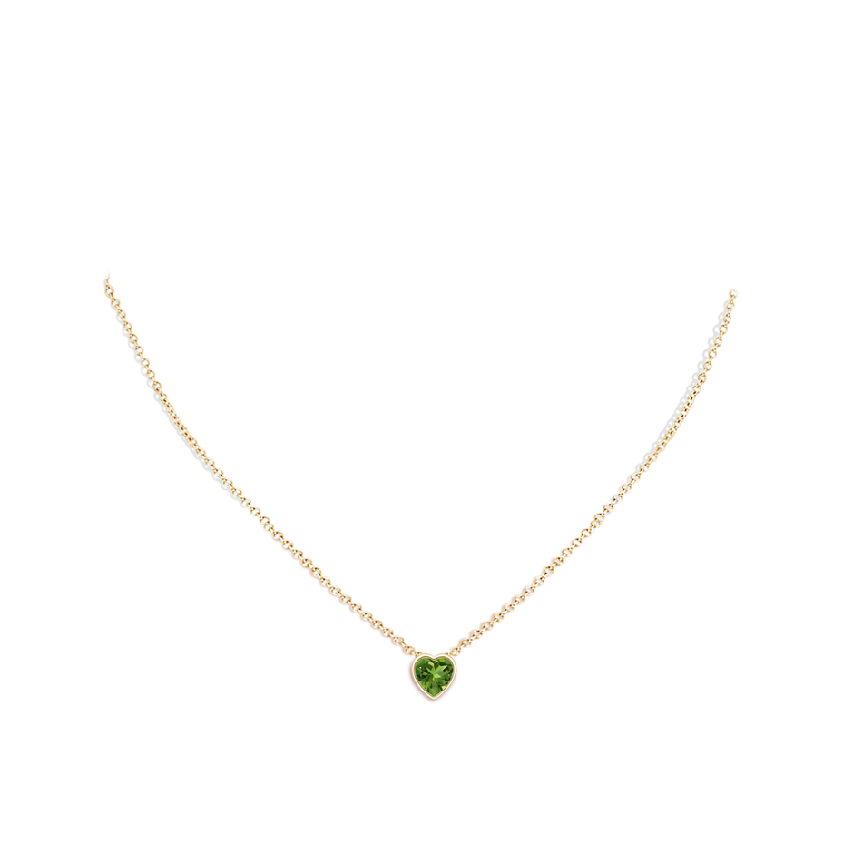 6mm AAAA Bezel-Set Solitaire Heart Peridot Pendant in Yellow Gold body-neck