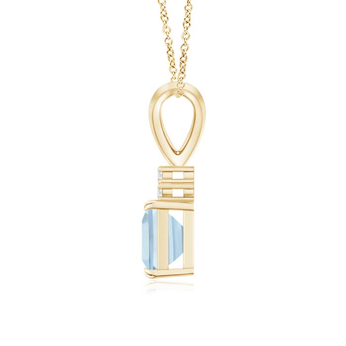 AA - Aquamarine / 0.58 CT / 14 KT Yellow Gold