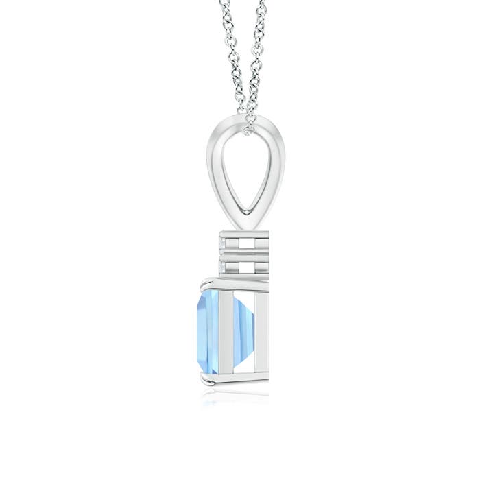 AAA - Aquamarine / 0.58 CT / 14 KT White Gold