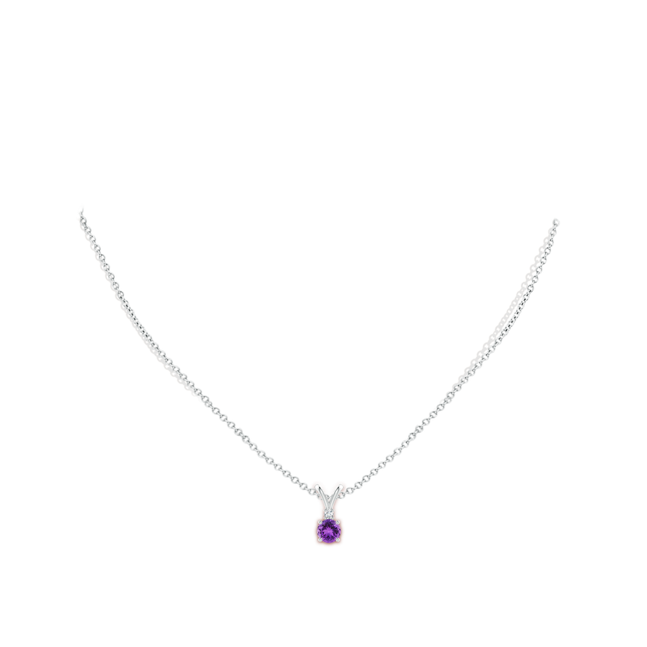 5mm AAA Round Amethyst Solitaire V-Bale Pendant with Diamond in White Gold pen