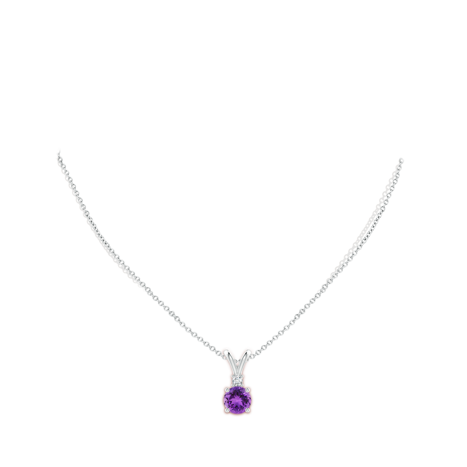 8mm AAA Round Amethyst Solitaire V-Bale Pendant with Diamond in White Gold body-neck