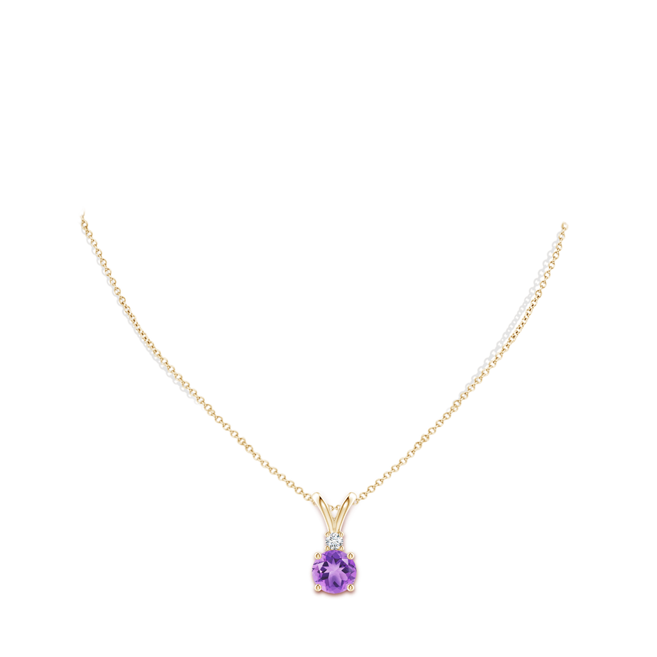 9mm A Round Amethyst Solitaire V-Bale Pendant with Diamond in Yellow Gold pen