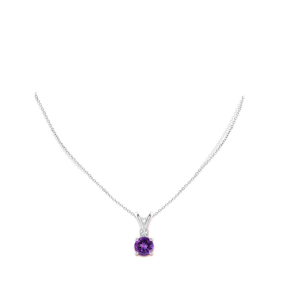 9mm AAAA Round Amethyst Solitaire V-Bale Pendant with Diamond in White Gold pen