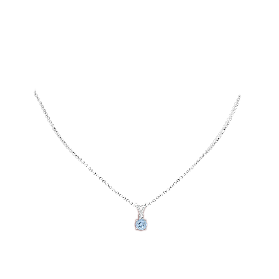 6mm AA Round Aquamarine Solitaire V-Bale Pendant with Diamond in White Gold pen