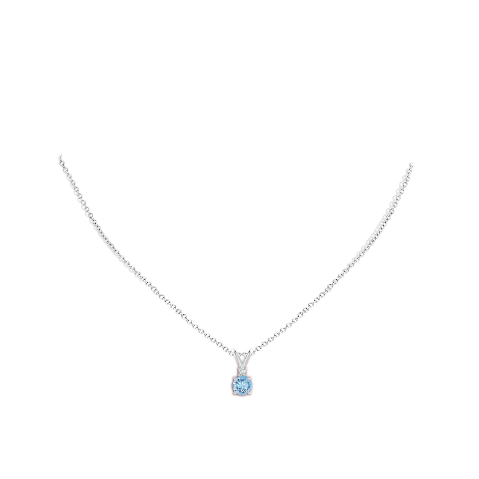6mm AAAA Round Aquamarine Solitaire V-Bale Pendant with Diamond in P950 Platinum pen