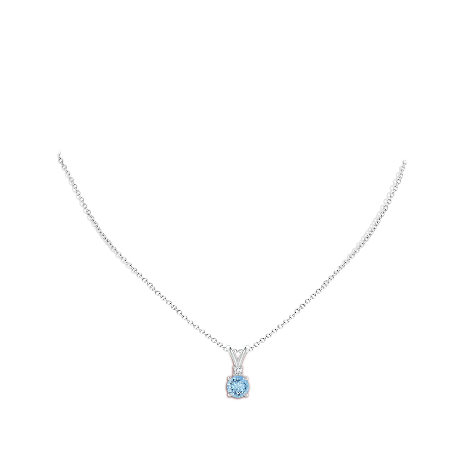 7mm AAAA Round Aquamarine Solitaire V-Bale Pendant with Diamond in P950 Platinum pen