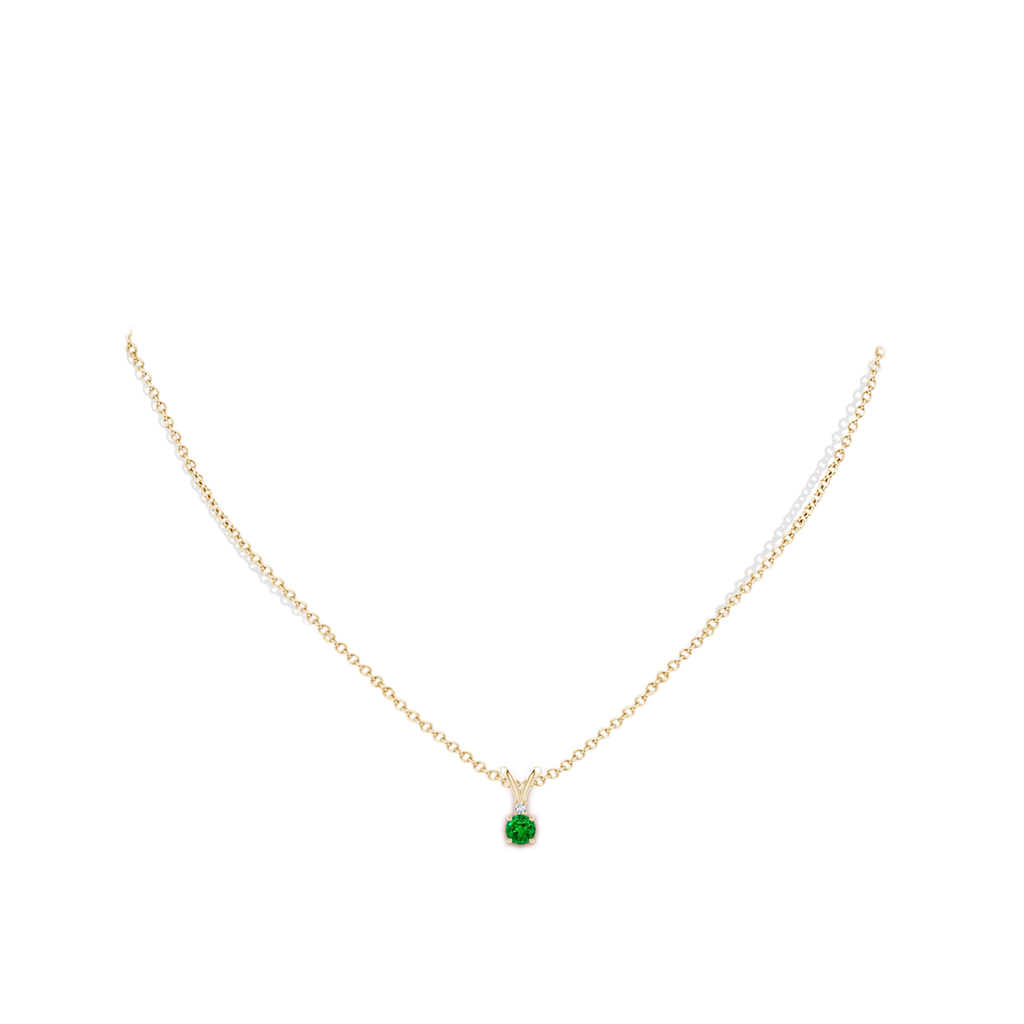4mm AAAA Round Emerald Solitaire V-Bale Pendant with Diamond in Yellow Gold pen