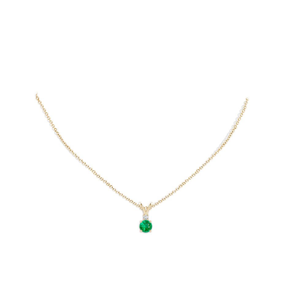 6mm AAA Round Emerald Solitaire V-Bale Pendant with Diamond in Yellow Gold pen