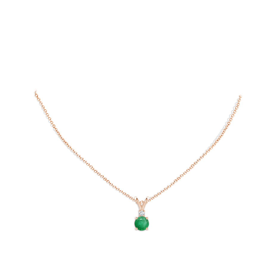 7mm A Round Emerald Solitaire V-Bale Pendant with Diamond in Rose Gold pen