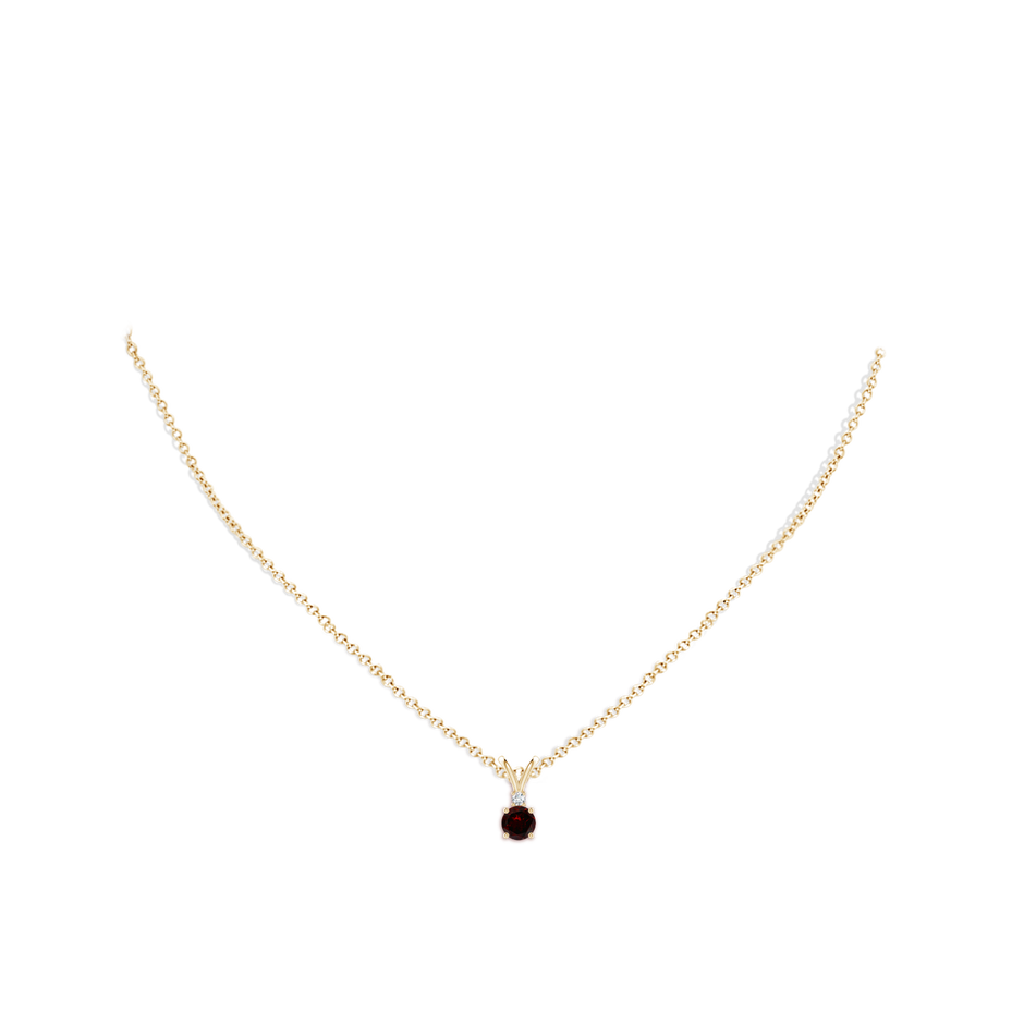 5mm A Round Garnet Solitaire V-Bale Pendant with Diamond in Yellow Gold pen
