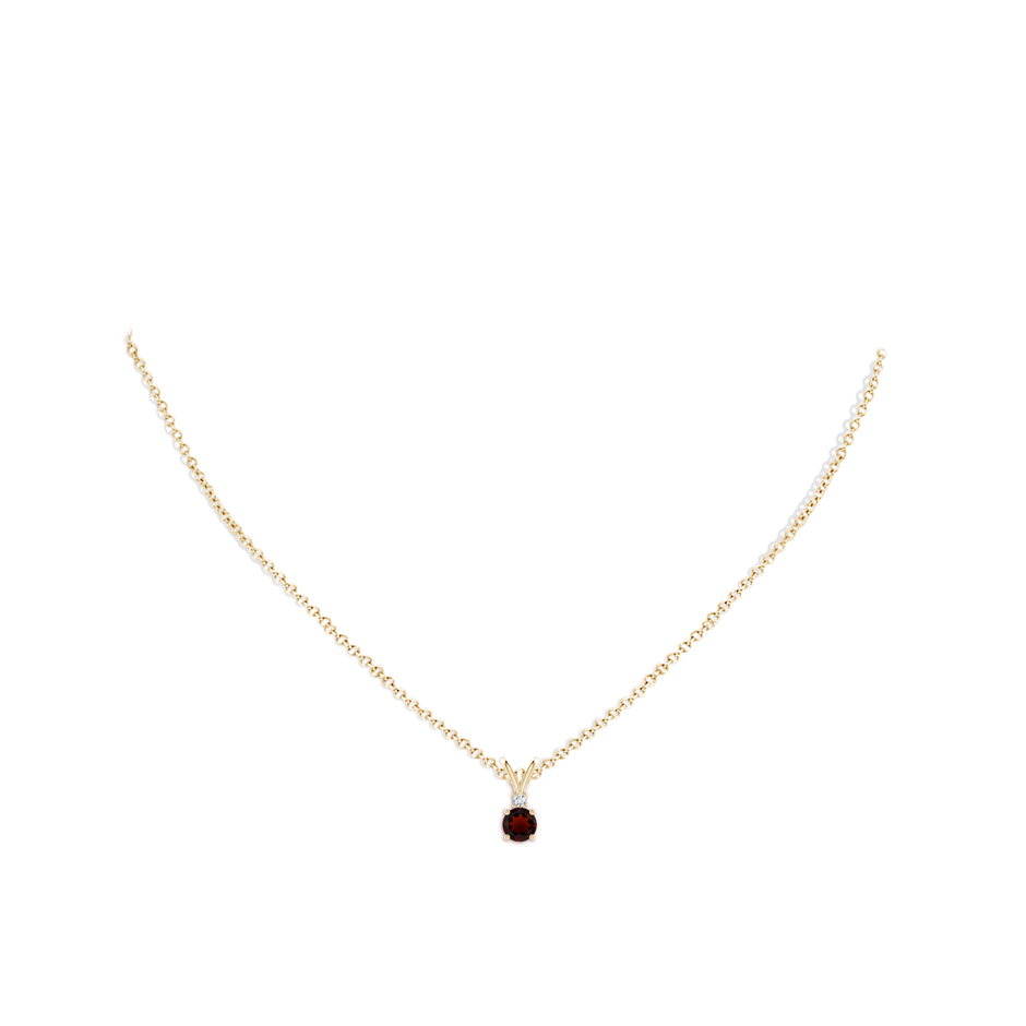 5mm AA Round Garnet Solitaire V-Bale Pendant with Diamond in Yellow Gold pen